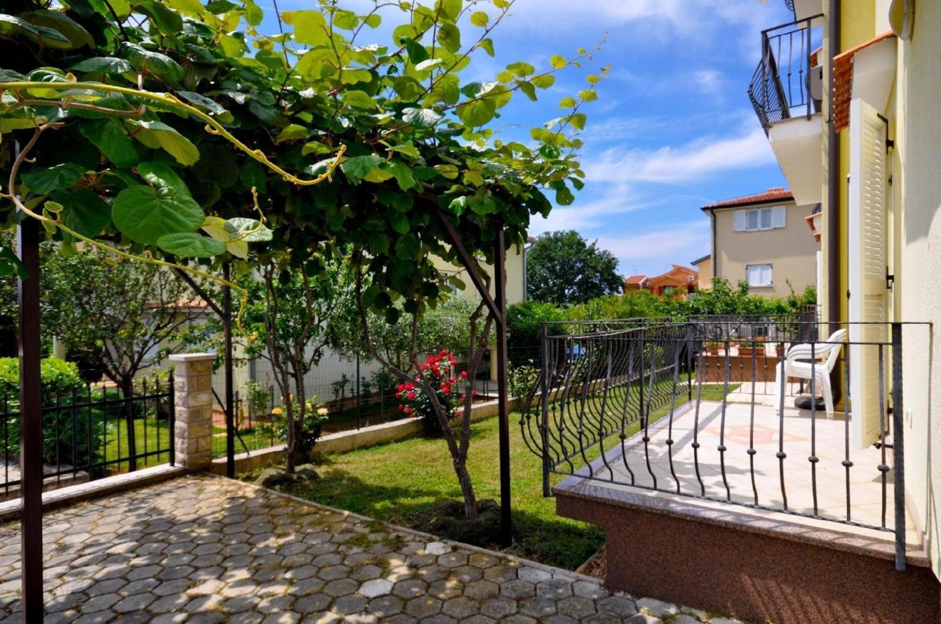 Ferienwohnung Fuer 2 Personen 30 M2 In Novigrad, Istrien Karpinjan Exterior foto